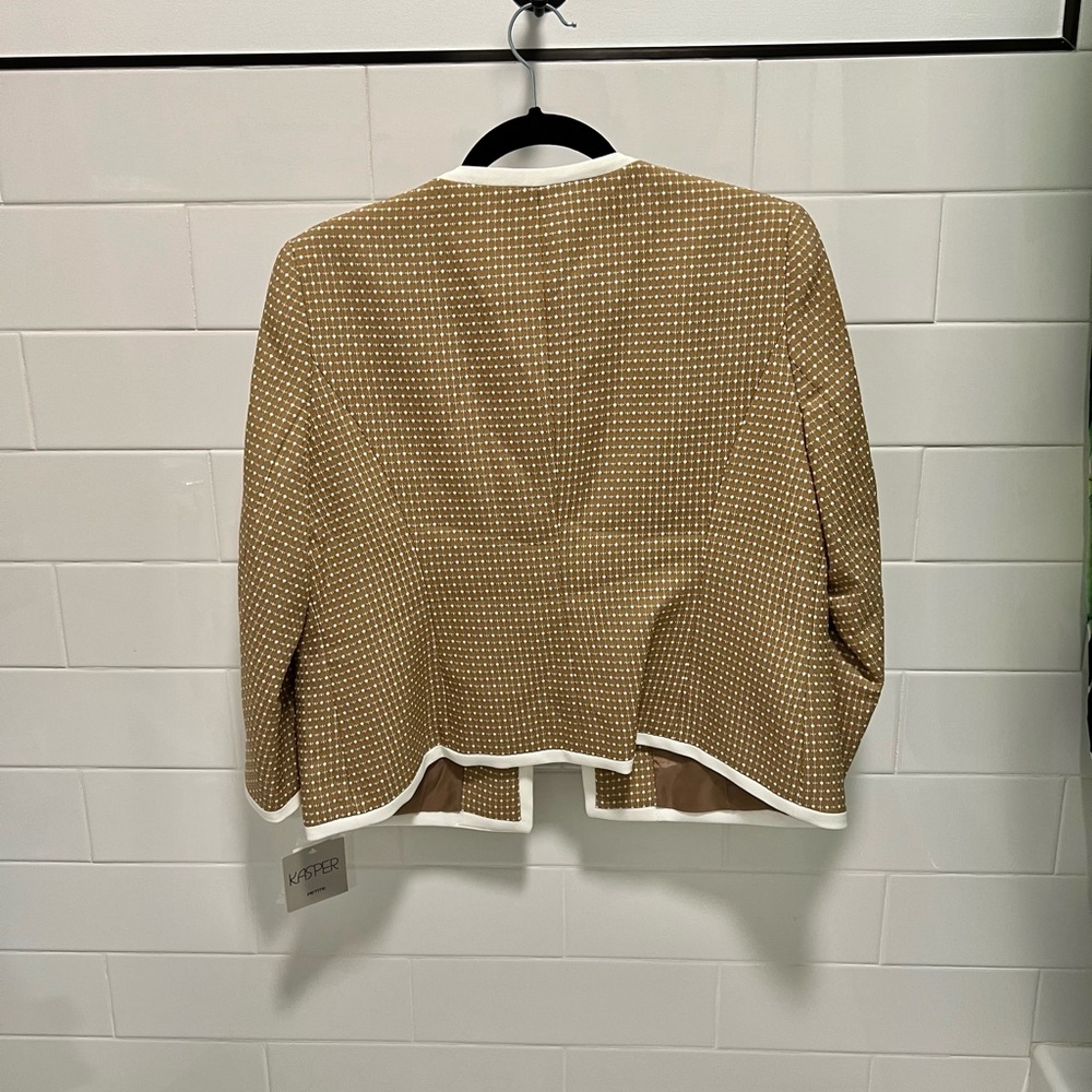 Kasper Tan and White Contrast Trim Blazer - Picture 7 of 8
